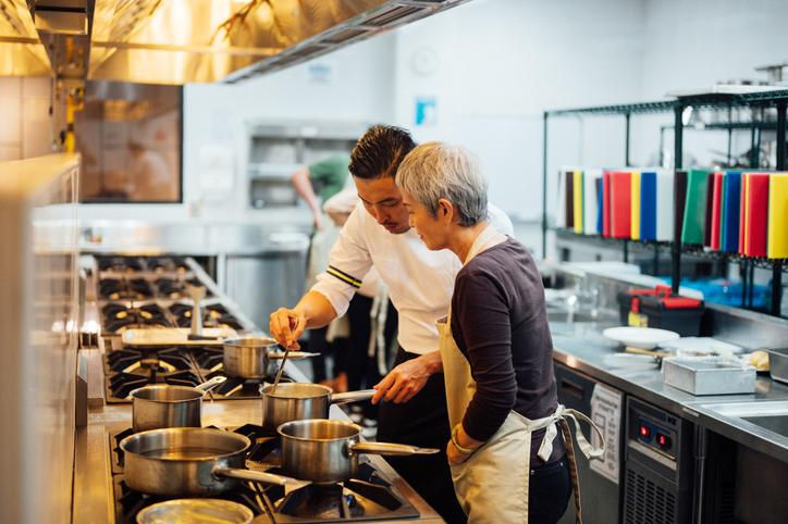 What is the Difference Between DOAS and Tempered Makeup Air Units for Restaurants?